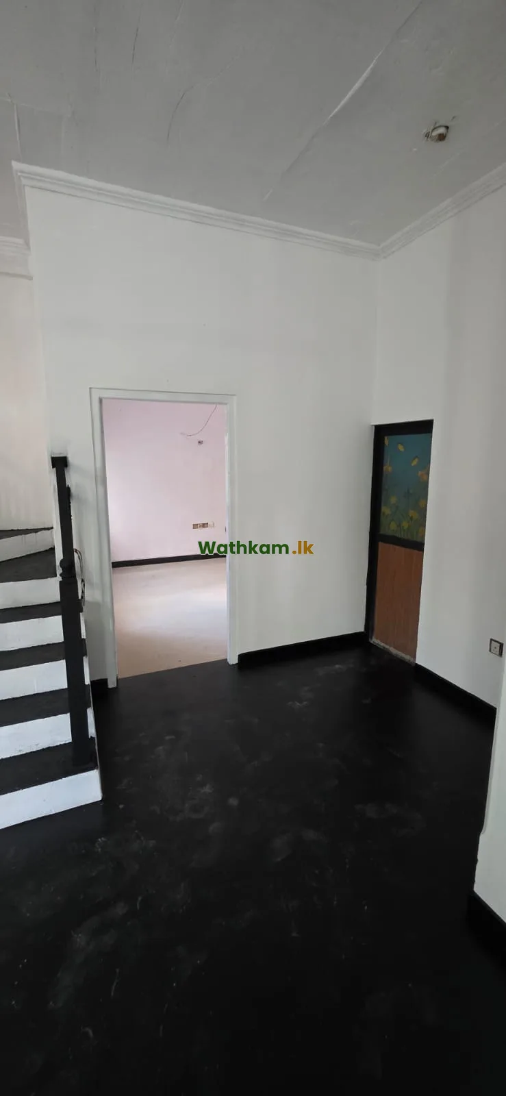 House for sale in Negombo, gampaha - -House in Dalupotha, Negombo -Land size: 5 perches -Two floors -Near main road, shops,